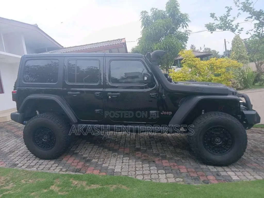 Jeep WRANGLER UNLIMITED 2018 SUV (Used)