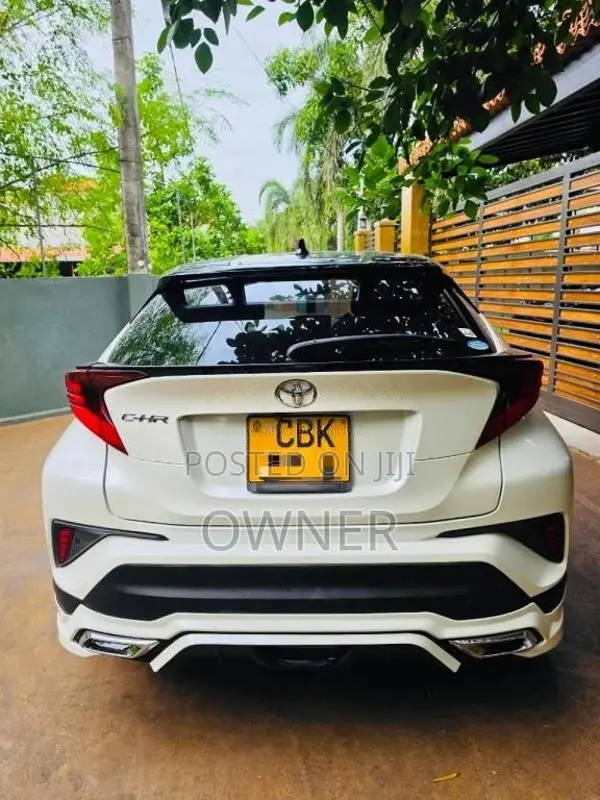 Toyota CHR 2019 SUV (Used)