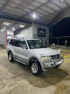 Mitsubishi Montero 2000 SUV (Used)
