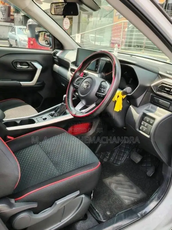 Toyota Raize 2024 SUV (Used)