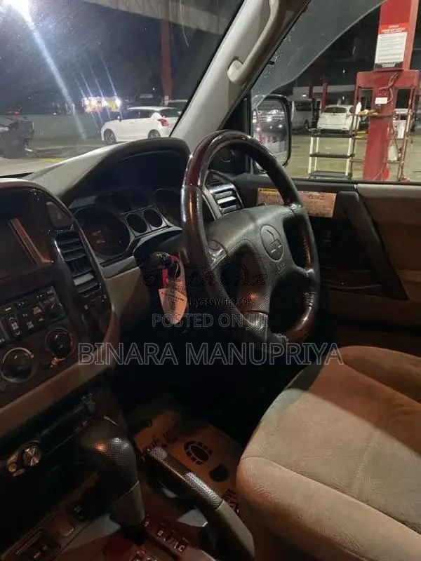 Mitsubishi Montero 2000 SUV (Used)