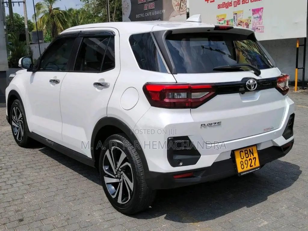 Toyota Raize 2024 SUV (Used)
