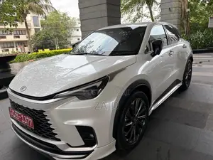 Lexus LBX 2025 SUV (Used)