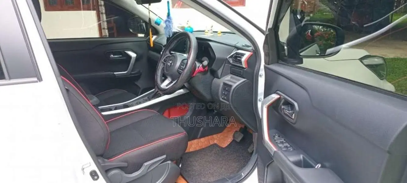 Toyota Raize Z 1 2L Hybrid Bodykit 2025 SUV (Used)