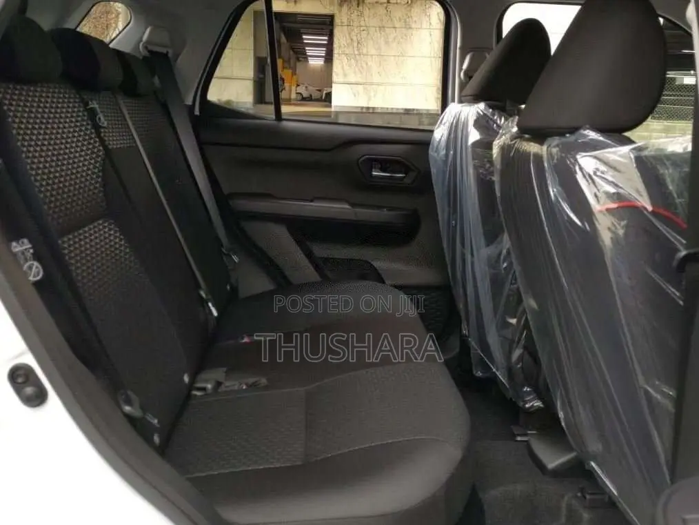 Toyota Raize Z 1 2L Hybrid Bodykit 2025 SUV (Used)