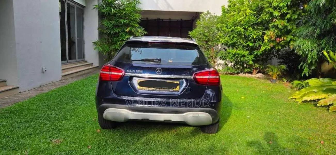 Mercedes-Benz GLA180 2018 SUV (Used)