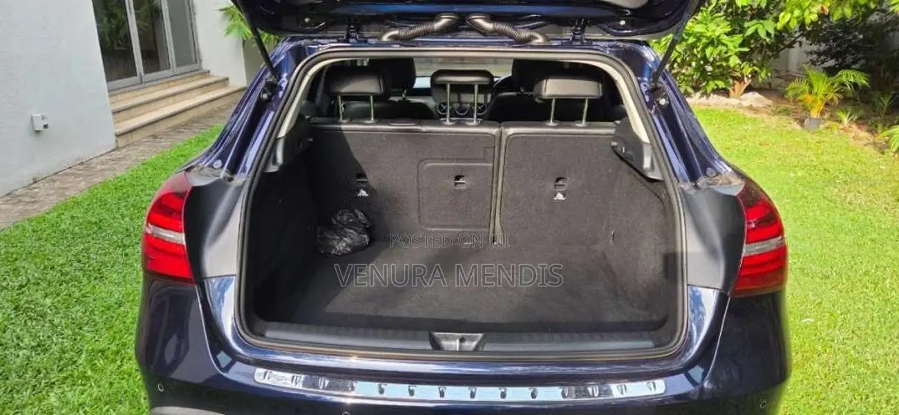 Mercedes-Benz GLA180 2018 SUV (Used)