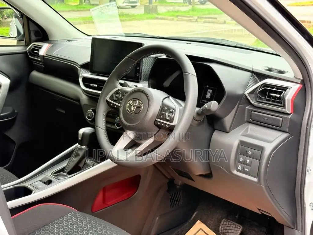 Toyota Raize Z 2025 SUV (Used)