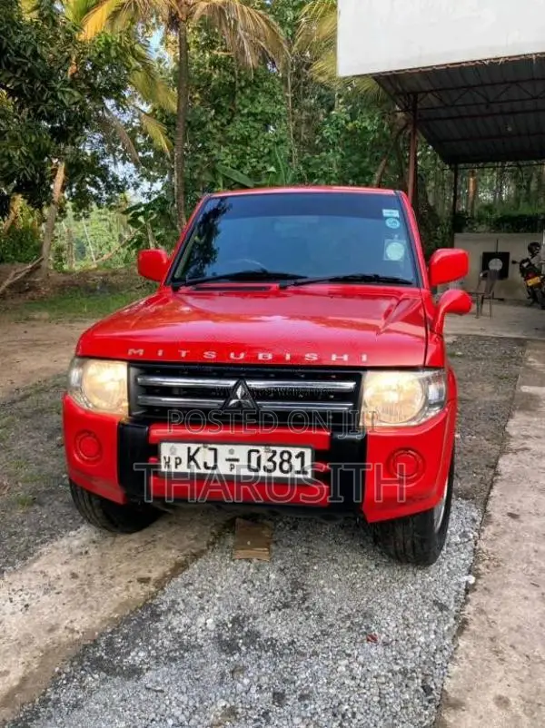 Mitsubishi Pajero 2010 SUV (Used)