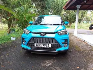 Toyota Raize 2025 SUV (Used)