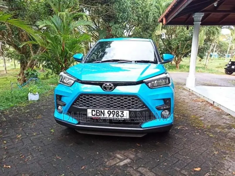 Toyota Raize 2025 SUV (Used)