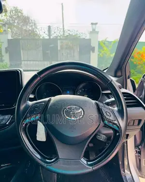 Toyota CHR Turbo 2017 SUV (Used)
