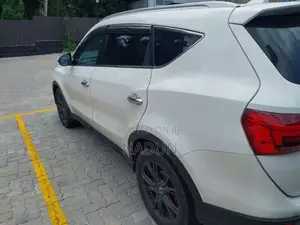 DFSK Glory I-Auto 2023 SUV (Used)