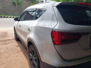 DFSK Glory I-Auto 2023 SUV (Used)