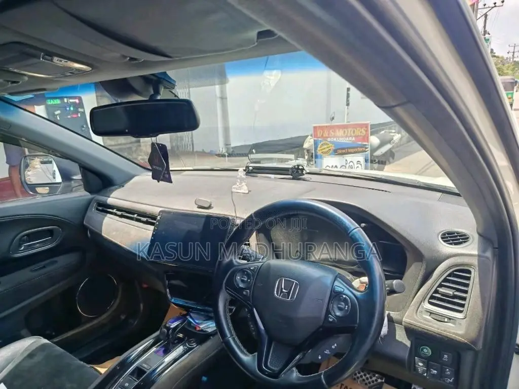 Honda VEZEL RS 2017 SUV (Used)