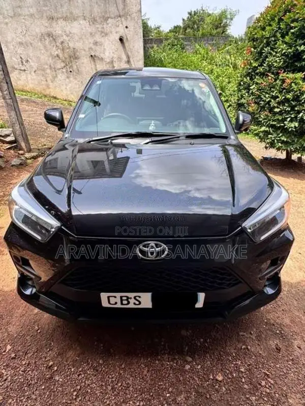 Toyota Raize 2025 SUV (Used)