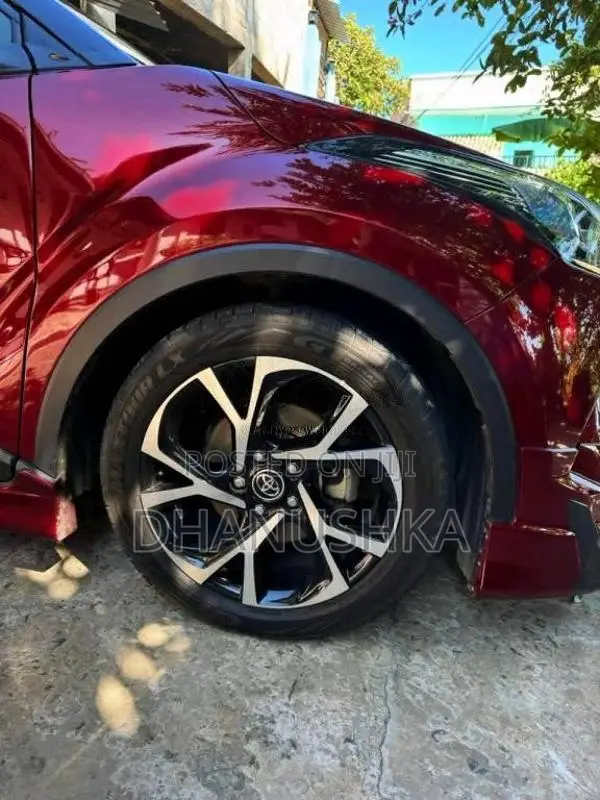 Toyota CHR 2018 SUV (Used)