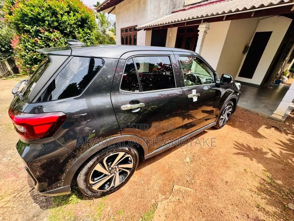 Toyota Raize 2025 SUV (Used)