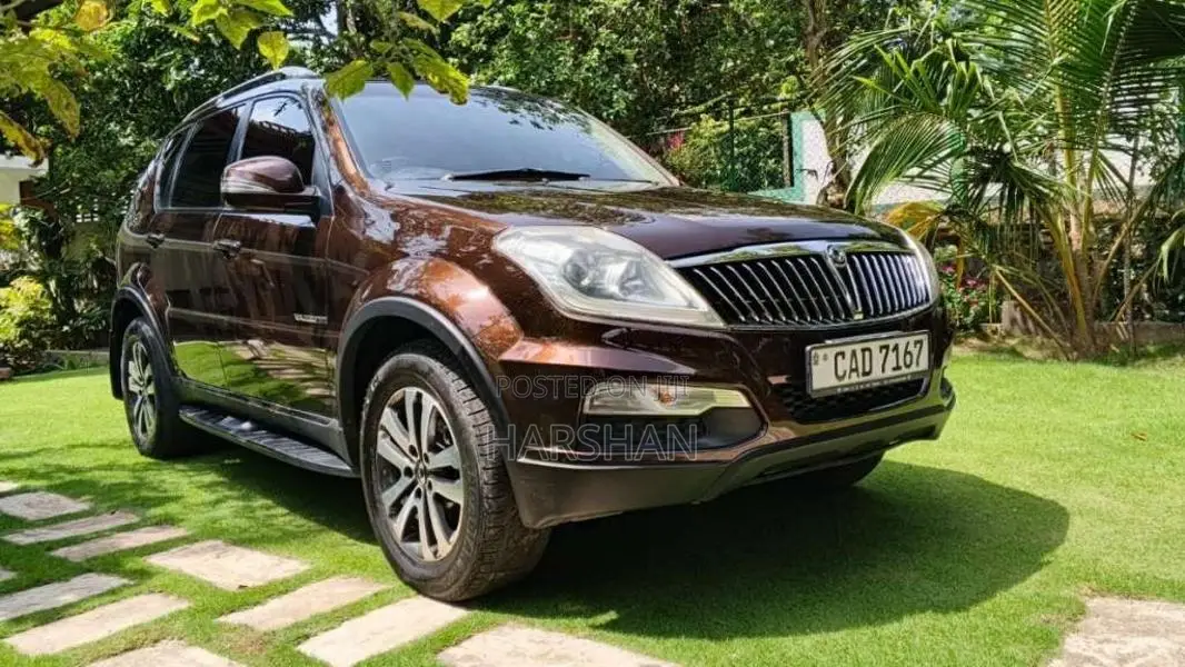 Micro Rexton 2014 SUV (Used)