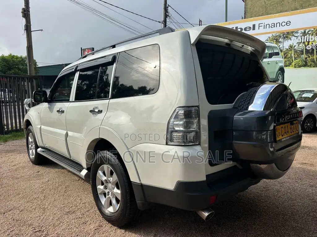 Mitsubishi Montero V98 2013 SUV (Used)