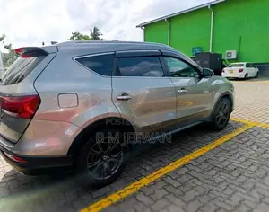 DFSK Glory I-Auto 2023 SUV (Used)