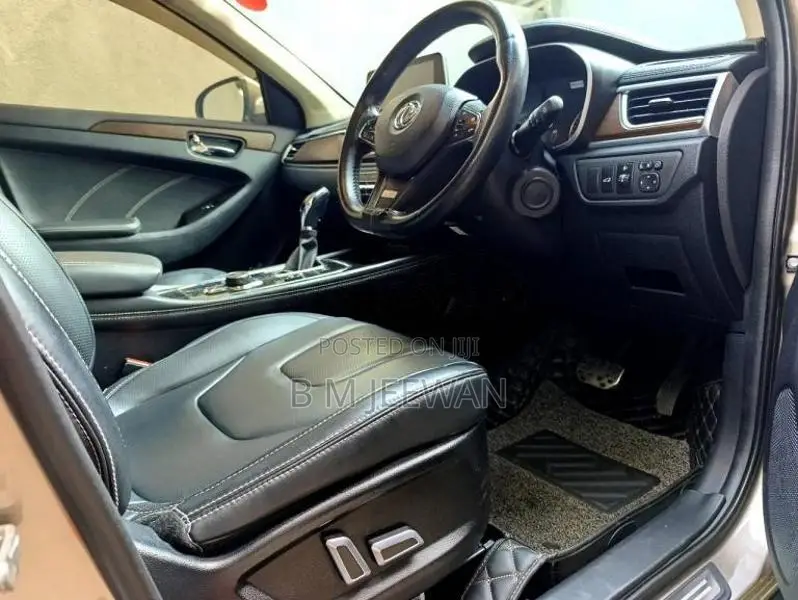DFSK Glory I-Auto 2023 SUV (Used)