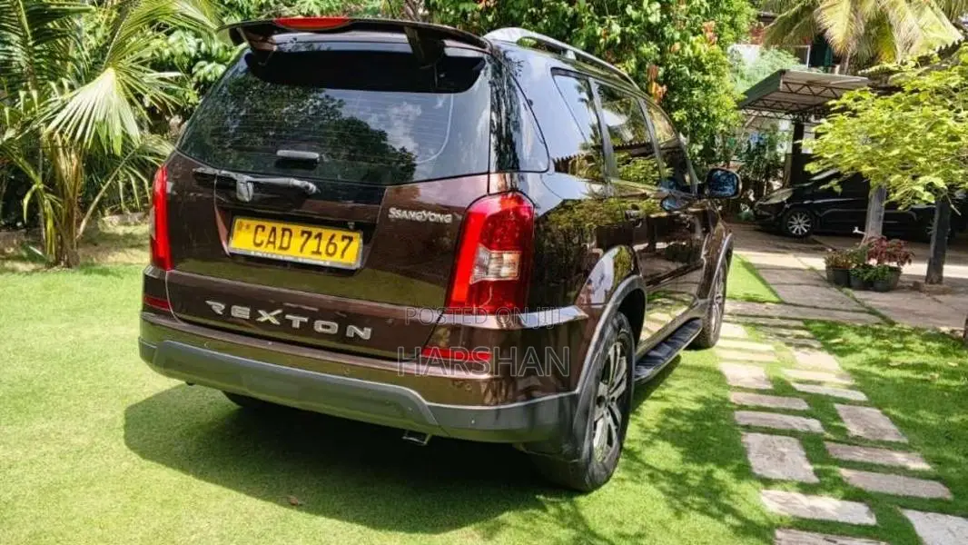Micro Rexton 2014 SUV (Used)