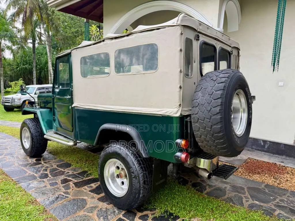 Mitsubishi 4DR5 J44 1978 SUV (Used)