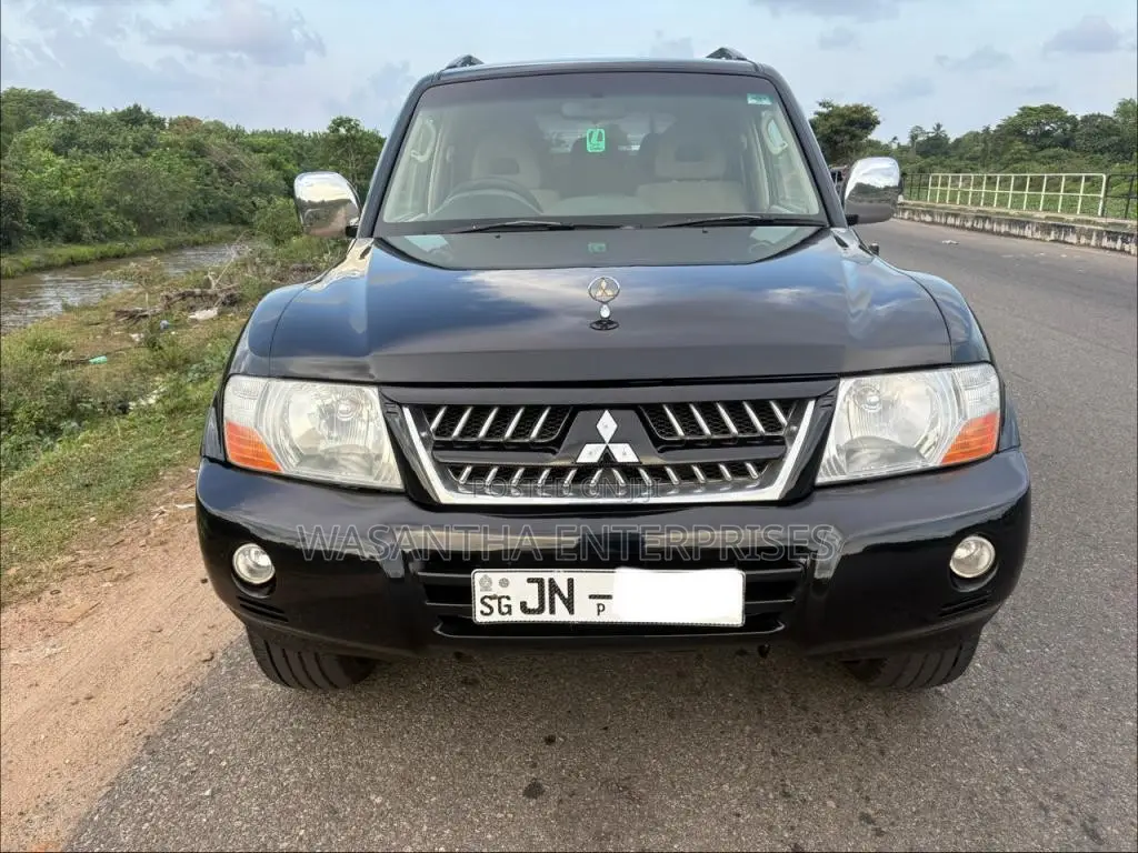 Mitsubishi Montero V6 2004 SUV (Used)