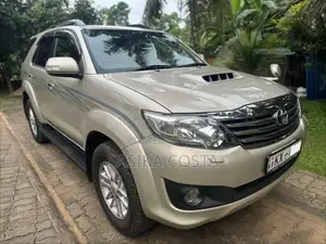 Toyota Fortuner V Grade 2013 SUV (Used)