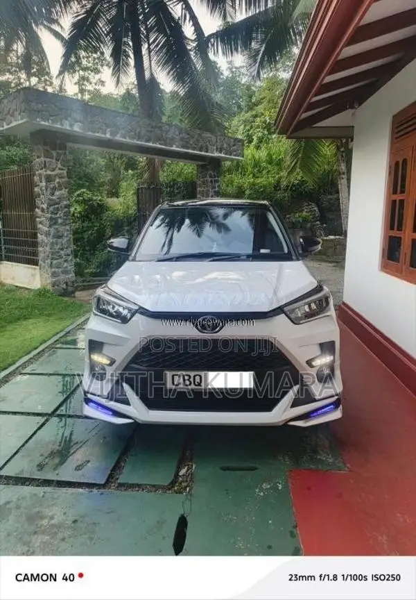 Toyota Raize 2025 SUV (Used)
