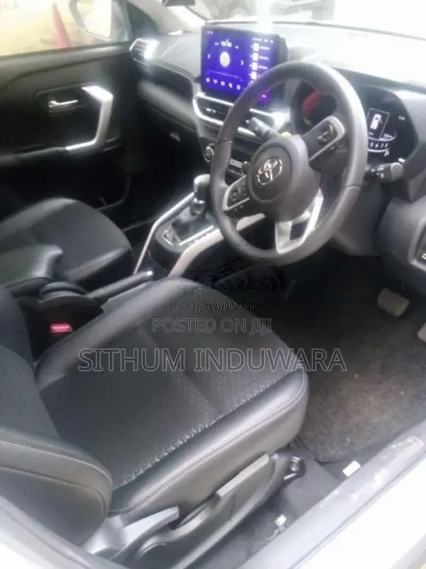 Toyota Raize 2025 SUV (Used)