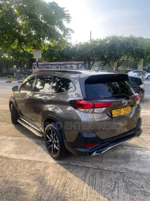 Toyota Rush 2018 SUV (Used)