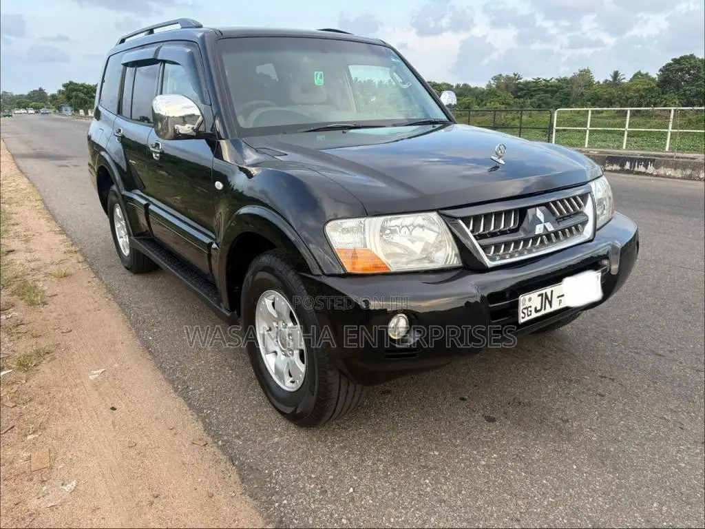 Mitsubishi Montero V6 2004 SUV (Used)