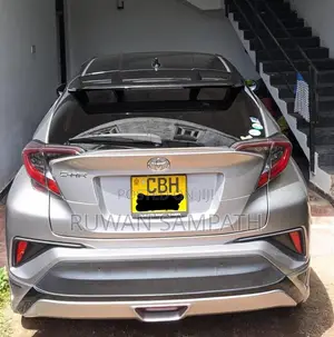 Toyota CHR 2017 SUV (Used)