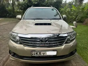Toyota Fortuner V Grade 2013 SUV (Used)