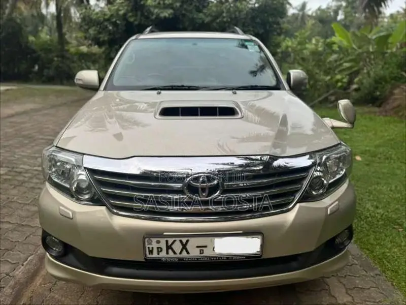 Toyota Fortuner V Grade 2013 SUV (Used)
