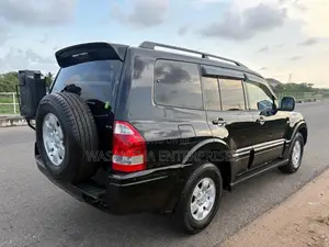 Mitsubishi Montero V6 2004 SUV (Used)