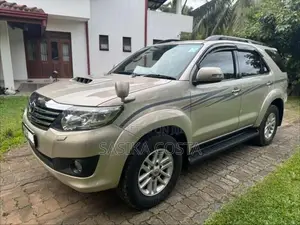 Toyota Fortuner V Grade 2013 SUV (Used)