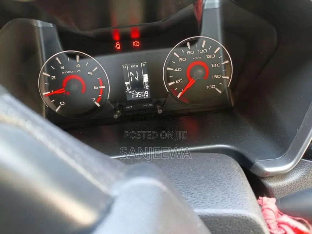 Mahindra KUV 100 2025 SUV (Used)