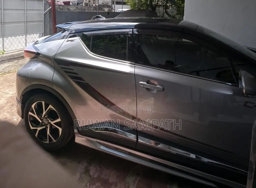 Toyota CHR 2017 SUV (Used)