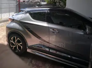 Toyota CHR 2017 SUV (Used)
