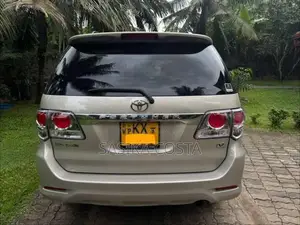 Toyota Fortuner V Grade 2013 SUV (Used)