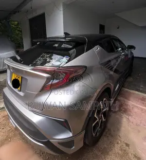 Toyota CHR 2017 SUV (Used)
