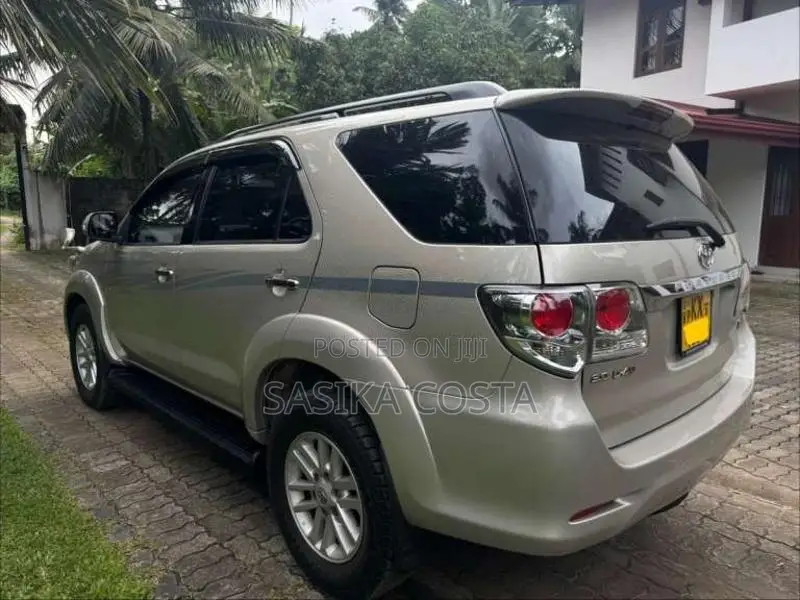 Toyota Fortuner V Grade 2013 SUV (Used)