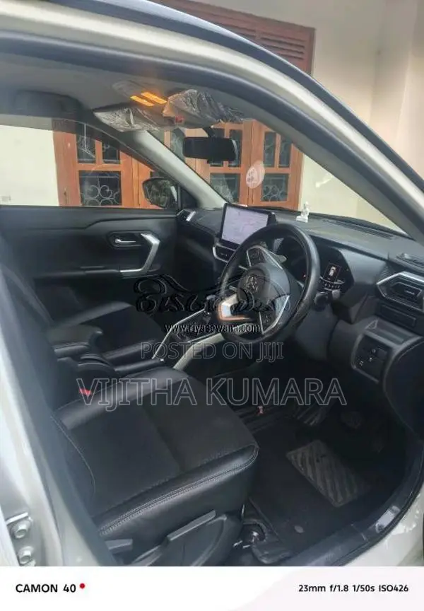 Toyota Raize 2025 SUV (Used)