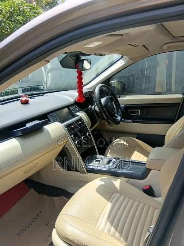 Land-Rover Discovery 5 2015 SUV (Used)