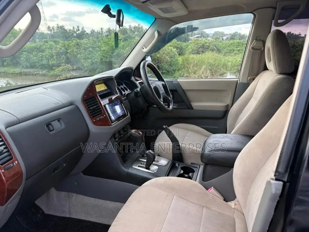 Mitsubishi Montero V6 2004 SUV (Used)