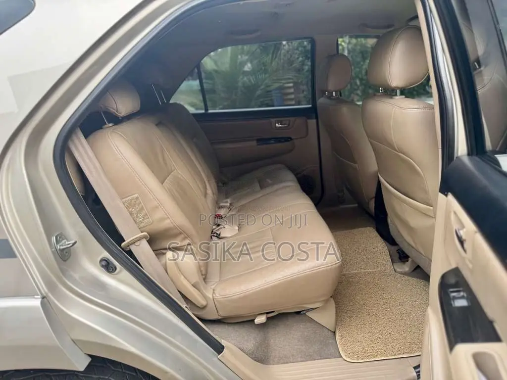 Toyota Fortuner V Grade 2013 SUV (Used)