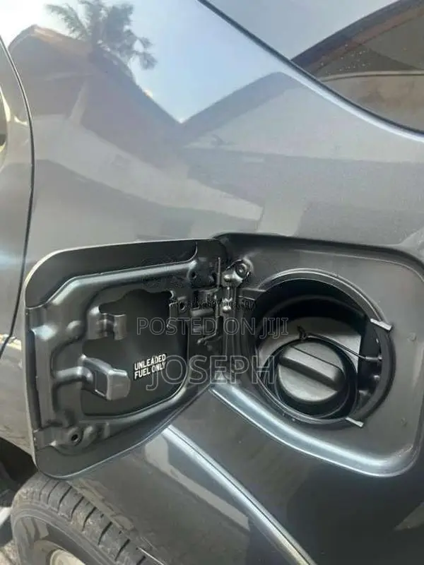 Toyota Fortuner 2010 SUV (Used)